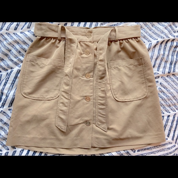 ❌SOLD❌ Tommy Hilfiger Khaki Skirt - Picture 1 of 2